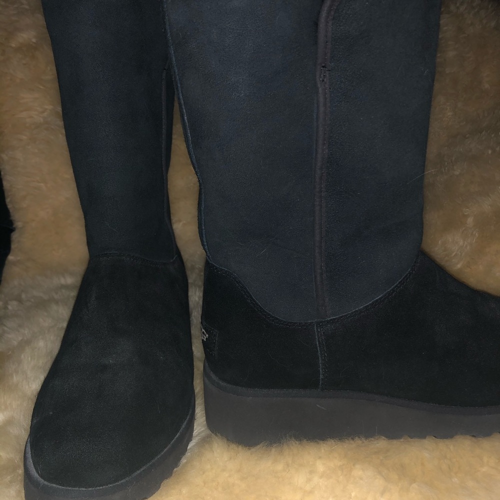 Women’s Black Uggs